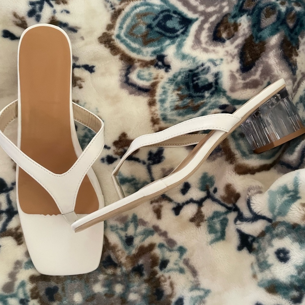 White dressy sandals with clear low heel